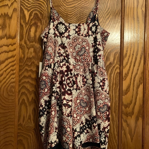 NWT print shorts romper - Picture 3 of 3